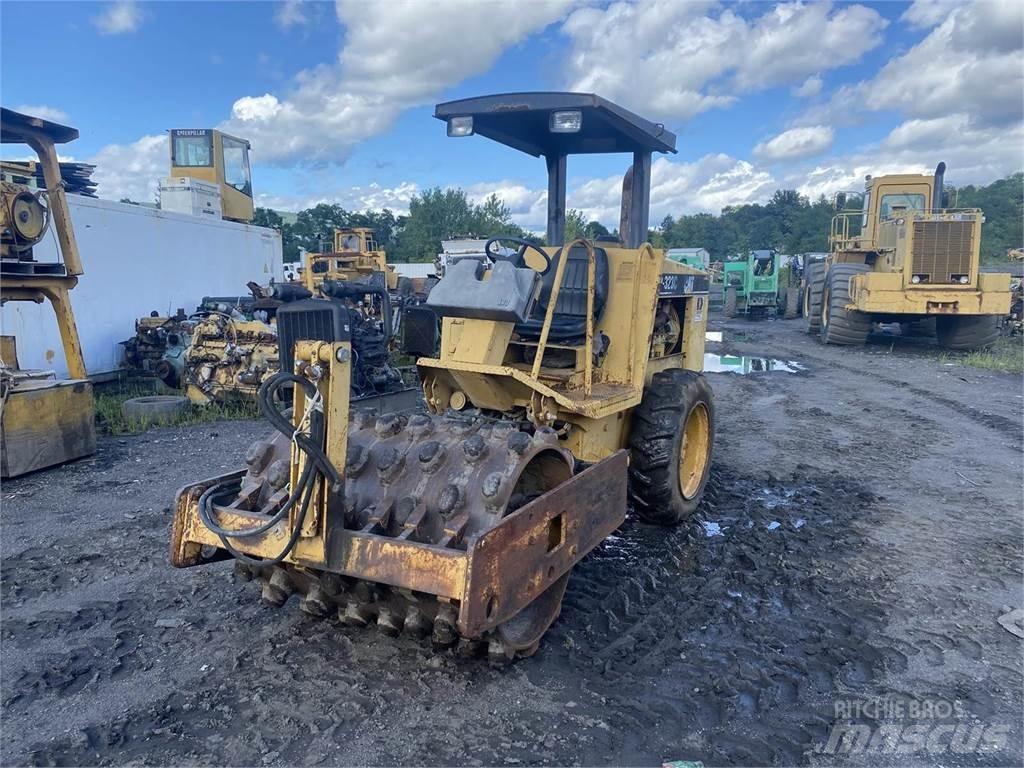 CAT CP323C Zemin sıkıştırma makineleri