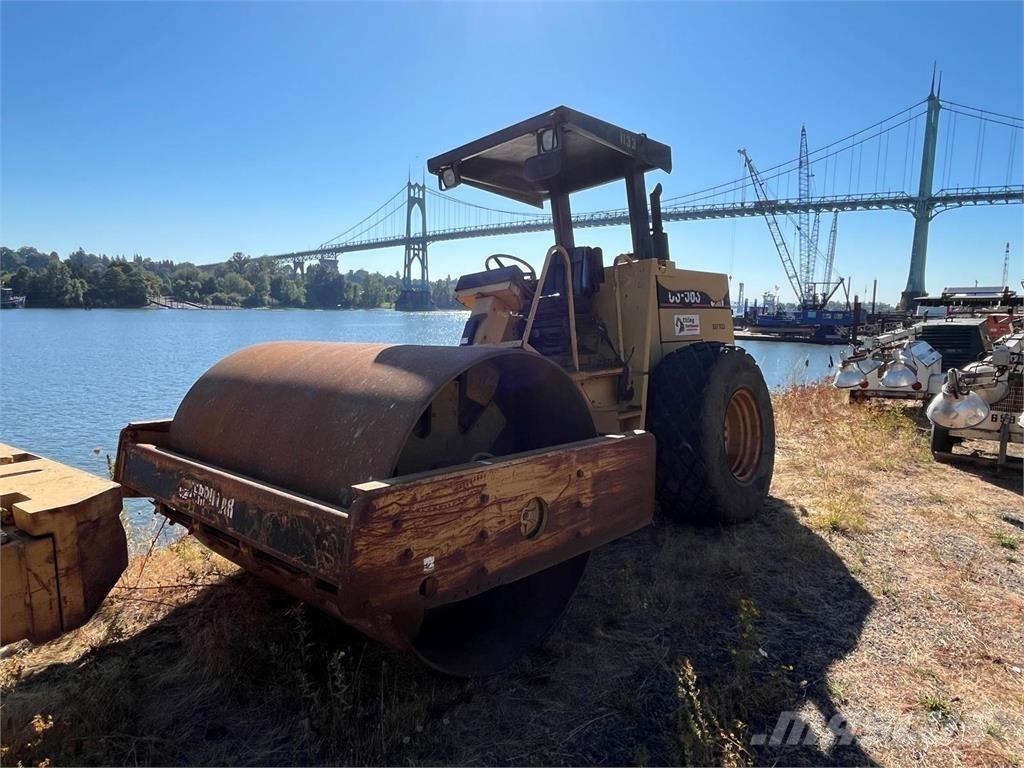 CAT CP563E Tek tamburlu silindirler