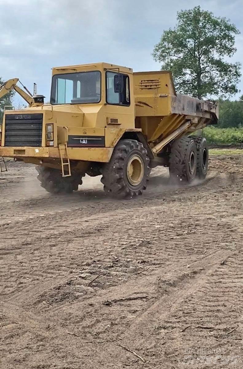 CAT D250B Belden kirma kaya kamyonu