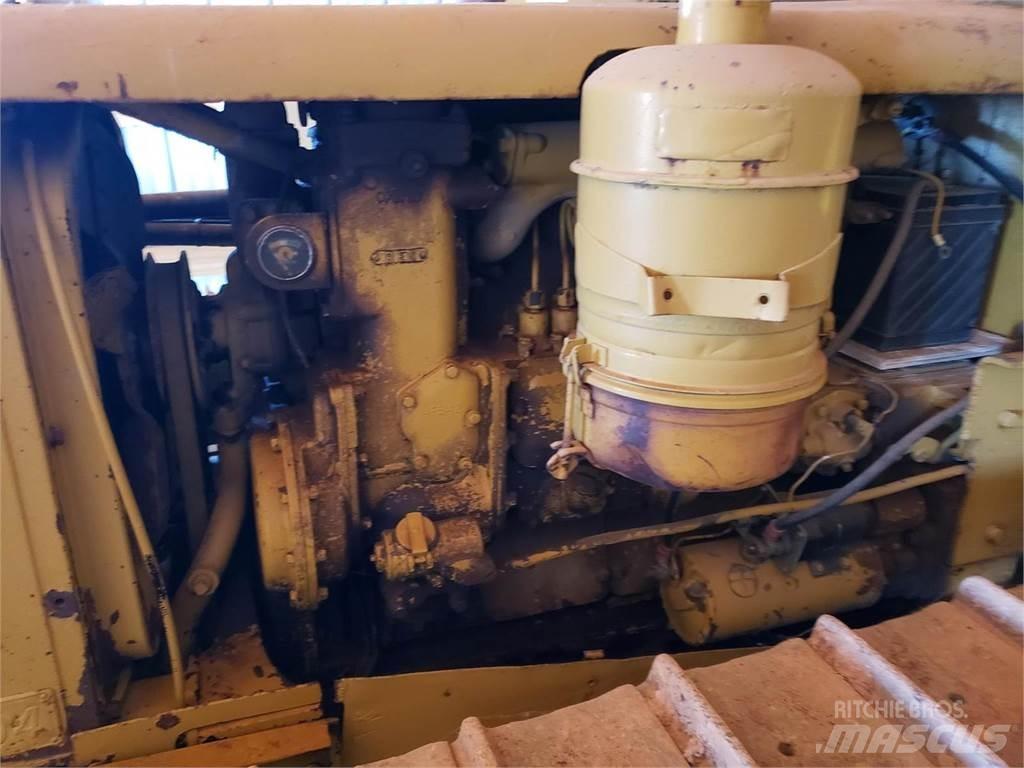CAT D4 Boru döşeme dozerleri