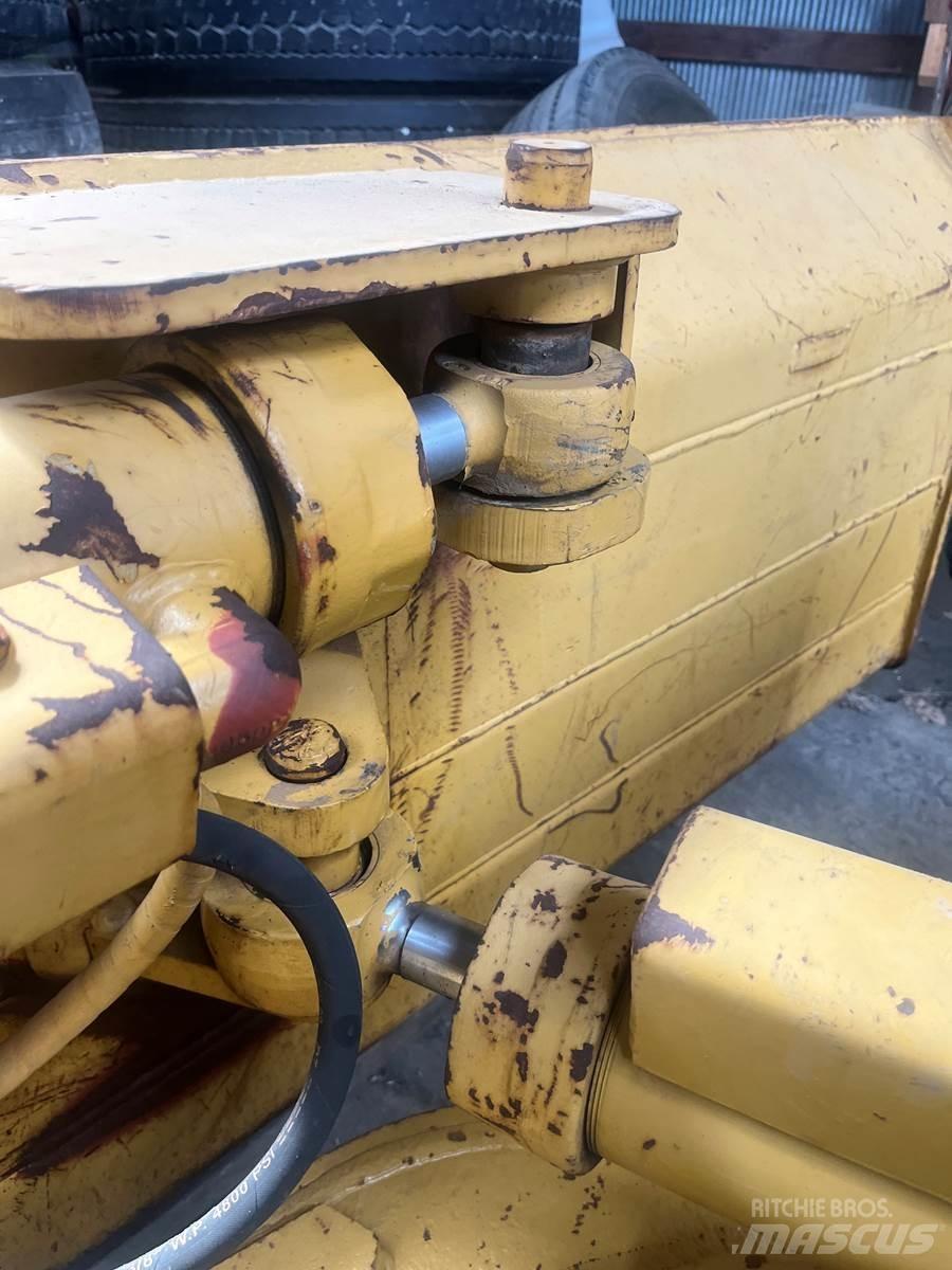 CAT D4C Paletli dozerler