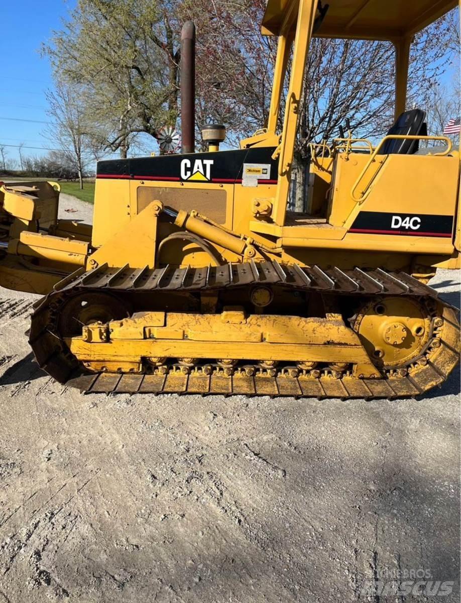 CAT D4C Paletli dozerler