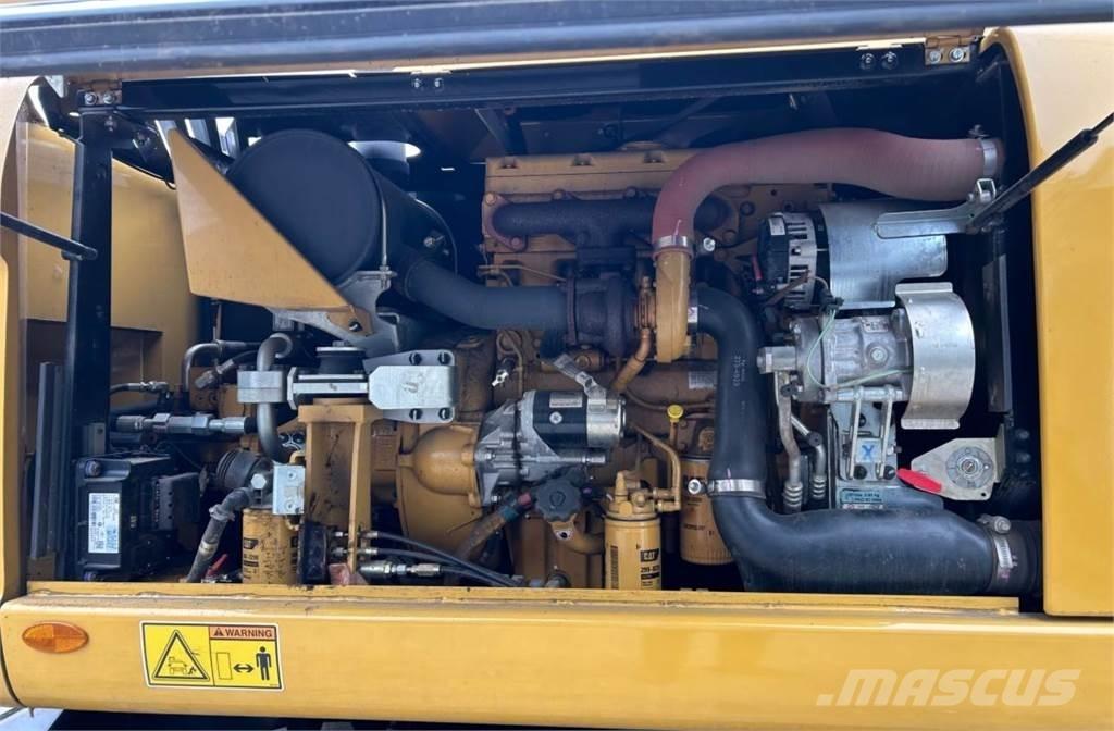 CAT M313D Lastik tekerli ekskavatörler