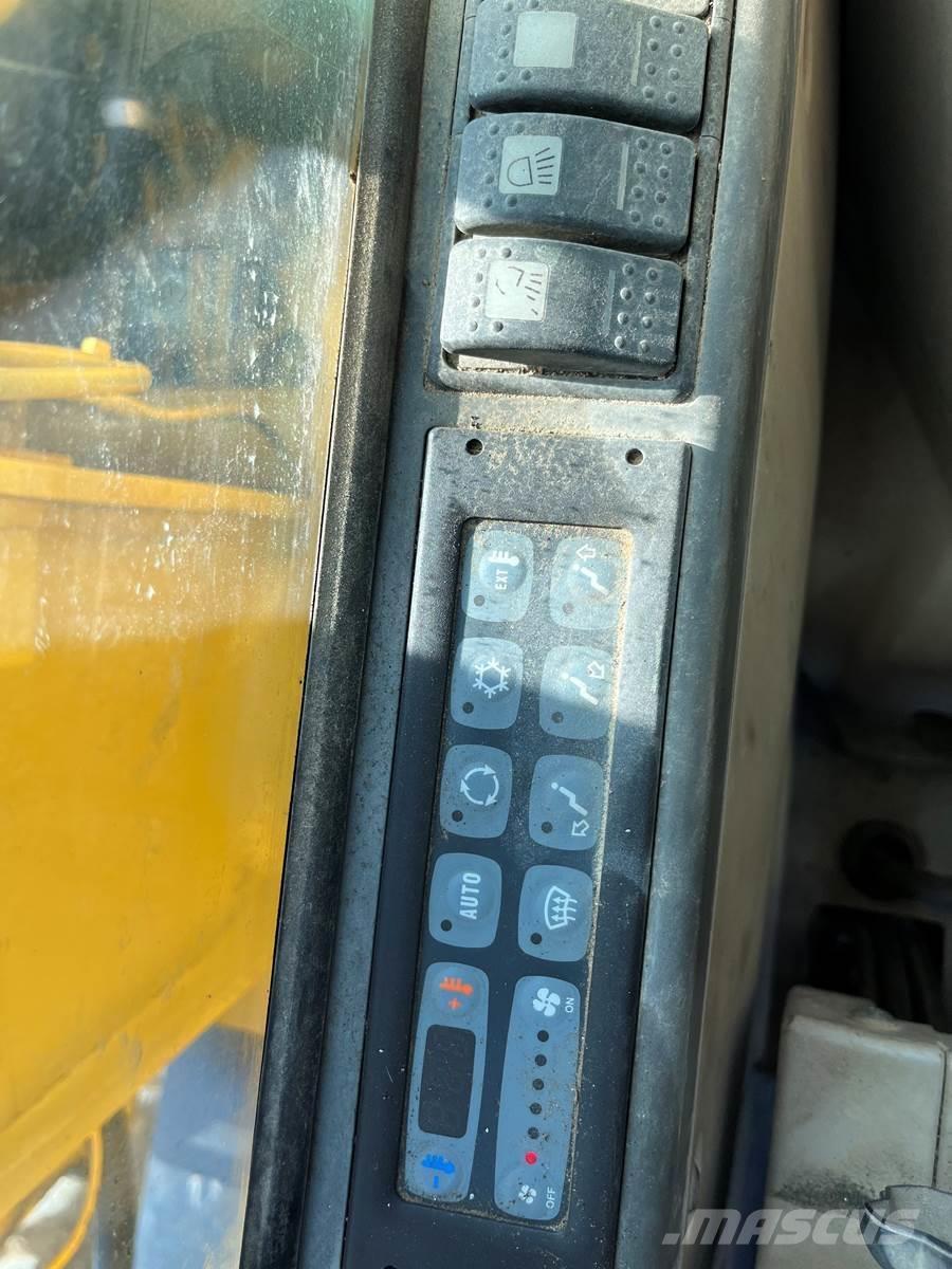 CAT M318C Lastik tekerli ekskavatörler