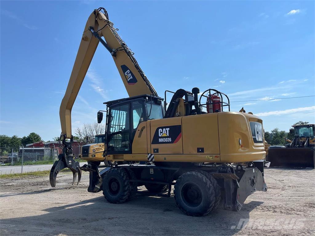 CAT MH3026 Yıkım ekskavatörleri