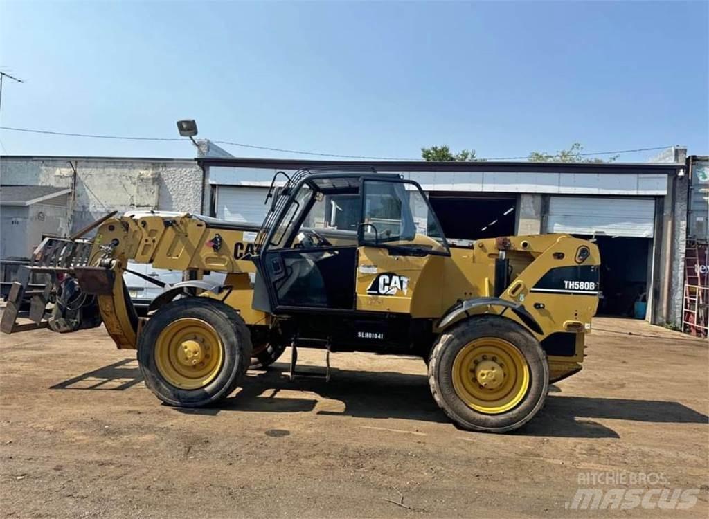 CAT TH580B Teleskopik yükleyiciler