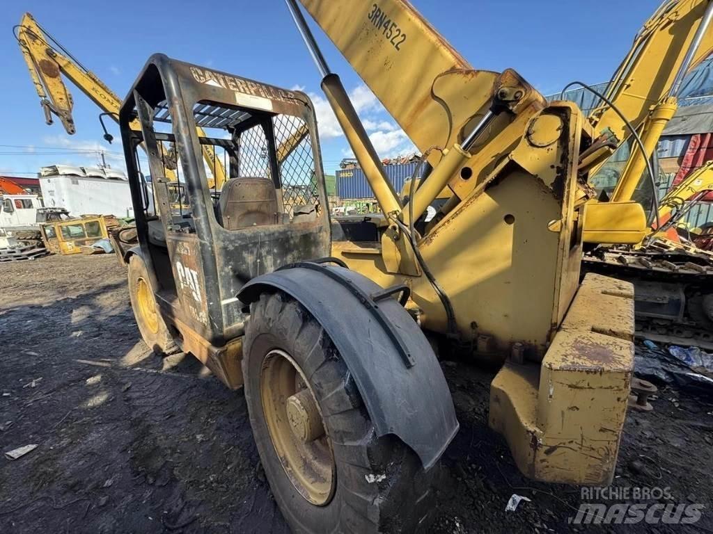 CAT TH83 Teleskopik yükleyiciler