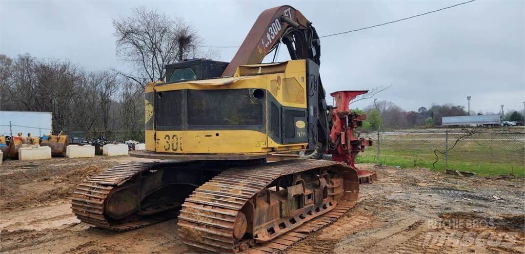 CAT TK711 Ağaç kesici istifleyiciler