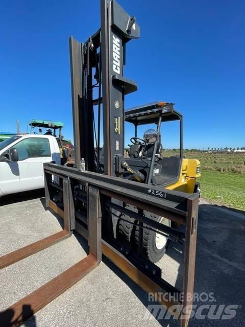 Clark C70D Diger