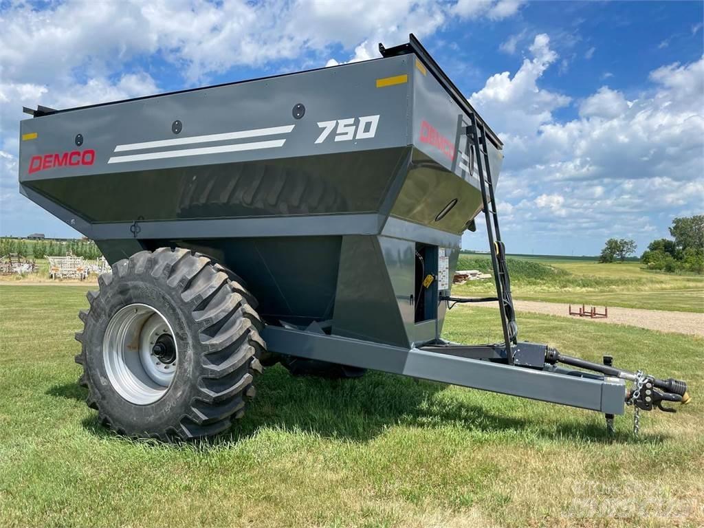 Demco 750 Hububat/Silaj Römorkları
