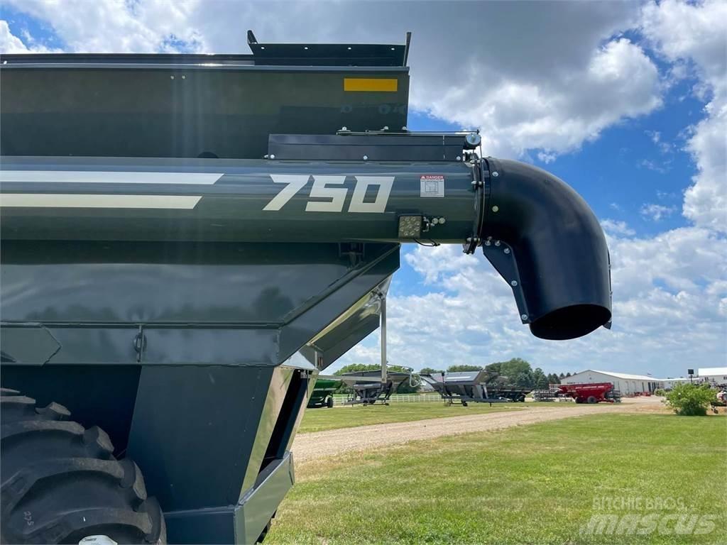Demco 750 Hububat/Silaj Römorkları