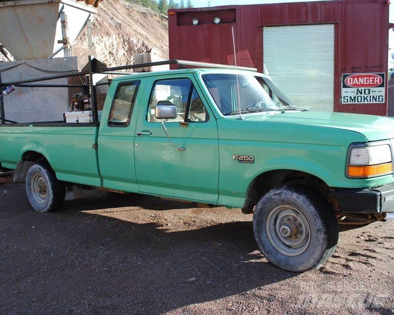 Ford F-250 Pikaplar