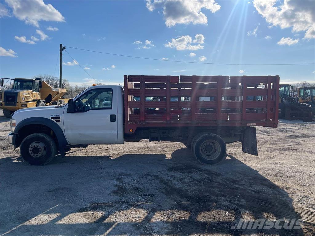 Ford F-450 Hayvan nakil kamyonlari