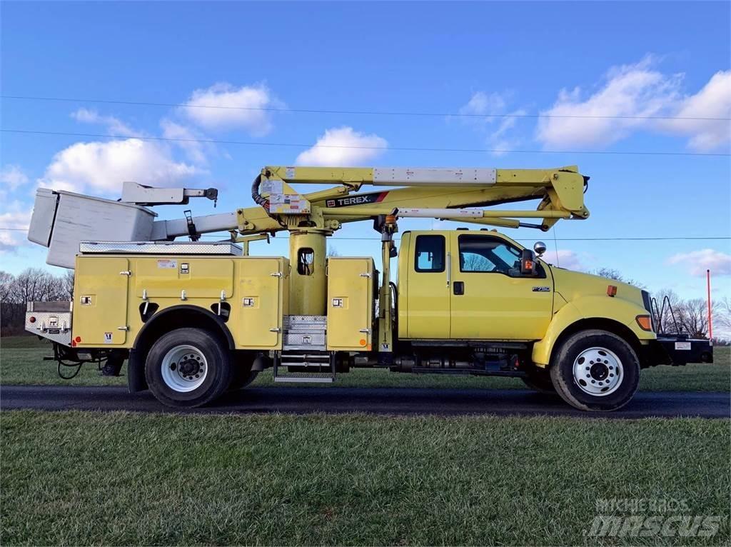 Ford F-750 Araç üstü platformlar