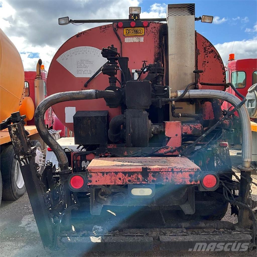 Ford F-800 Tankerli kamyonlar