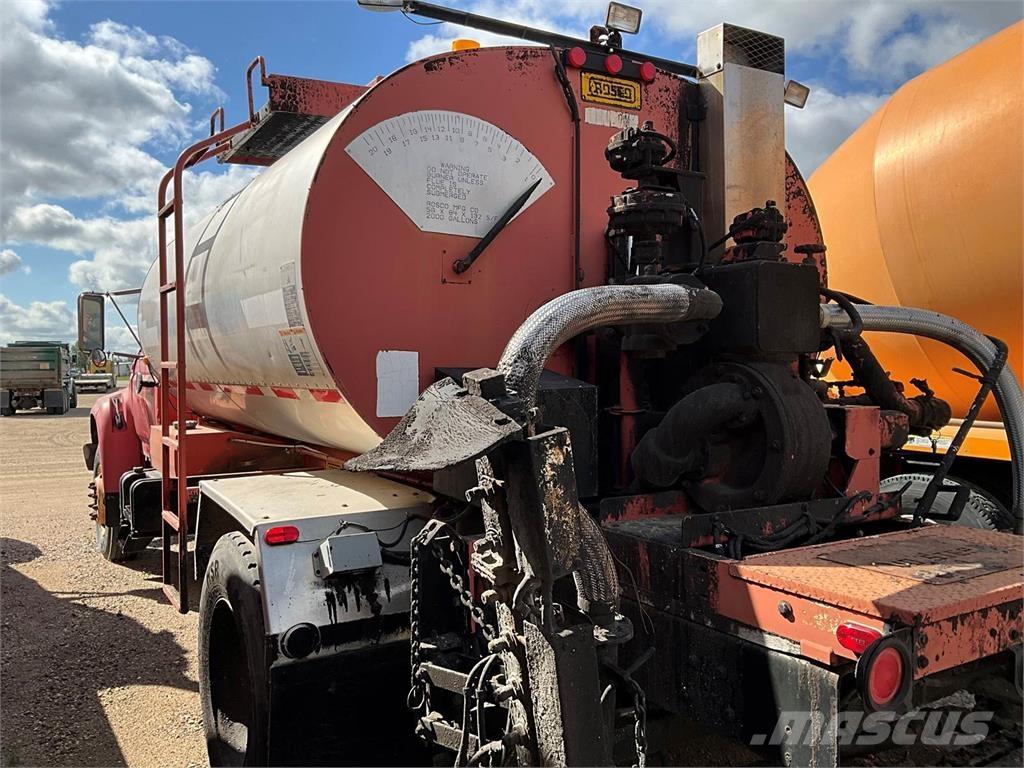 Ford F-800 Tankerli kamyonlar