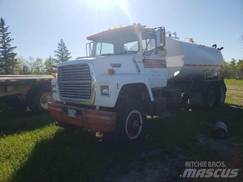 Ford L8000 Tankerli kamyonlar