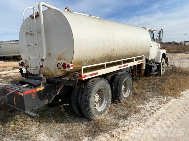 Ford L9000 Tankerli kamyonlar