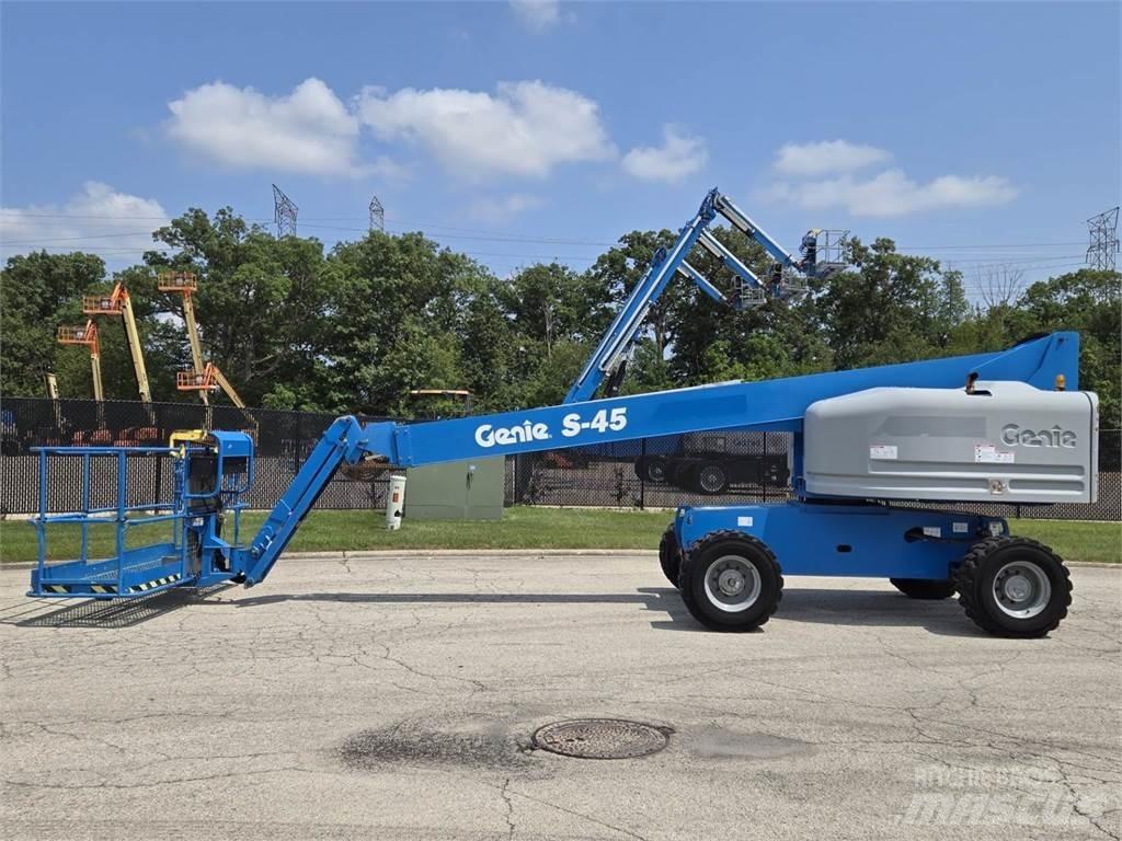 Genie S-45 Teleskopik personel platformları