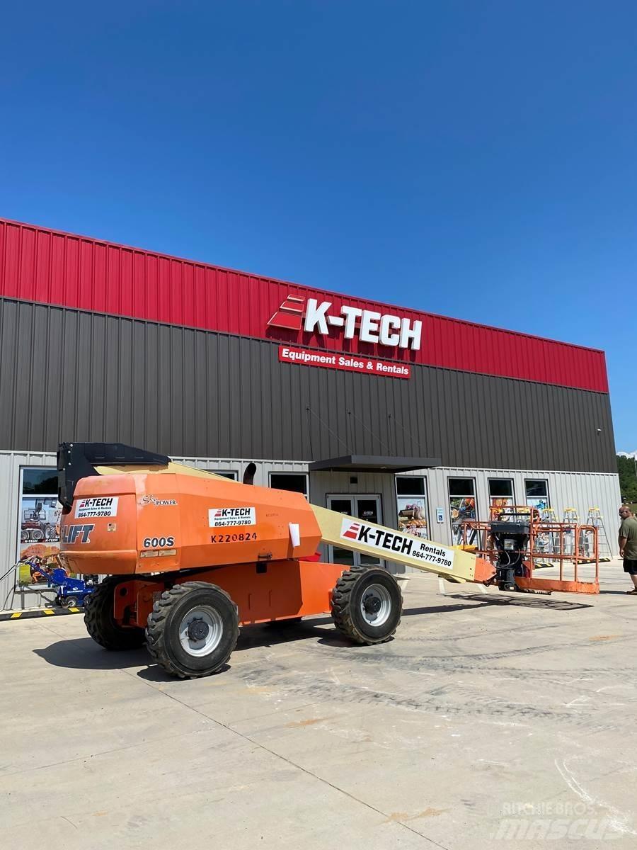 JLG 600S Teleskopik personel platformları