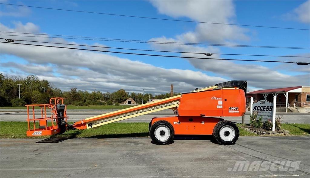 JLG 600S Teleskopik personel platformları