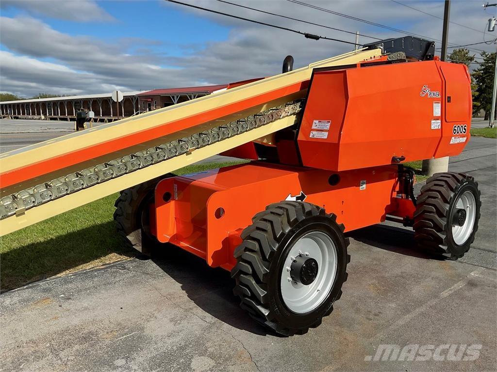 JLG 600S Teleskopik personel platformları