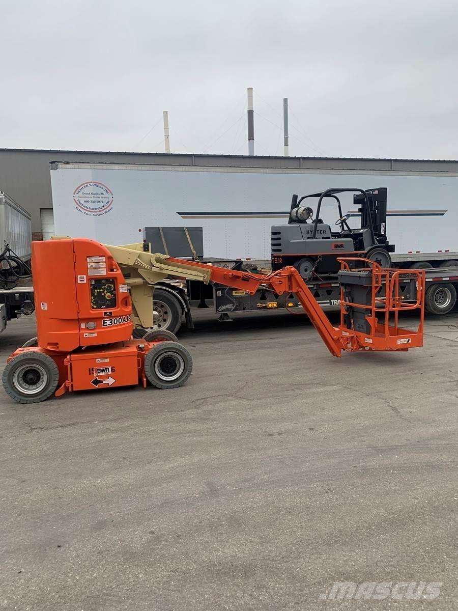 JLG E300AJ Personel Platformları ve Cephe Asansörleri