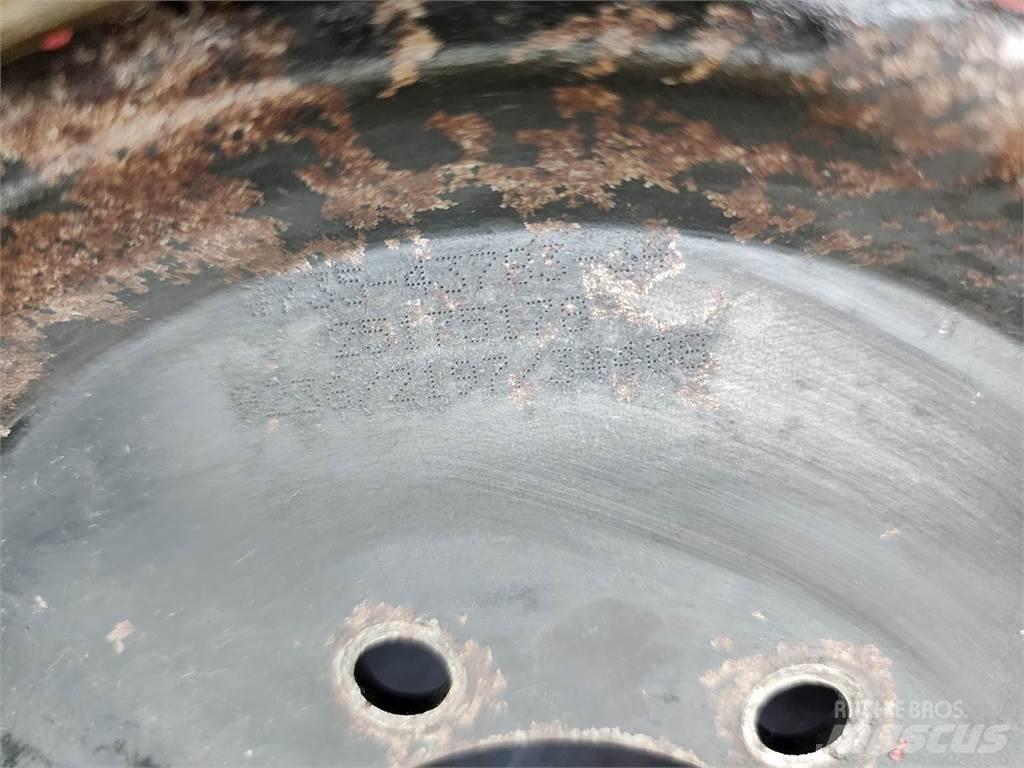 Mack  Diger aksam