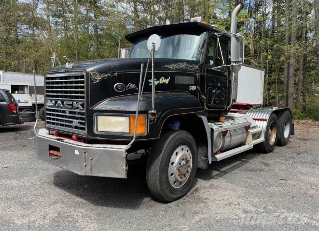 Mack CL733 Çekiciler