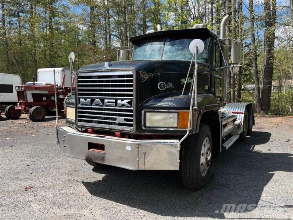 Mack CL733 Çekiciler