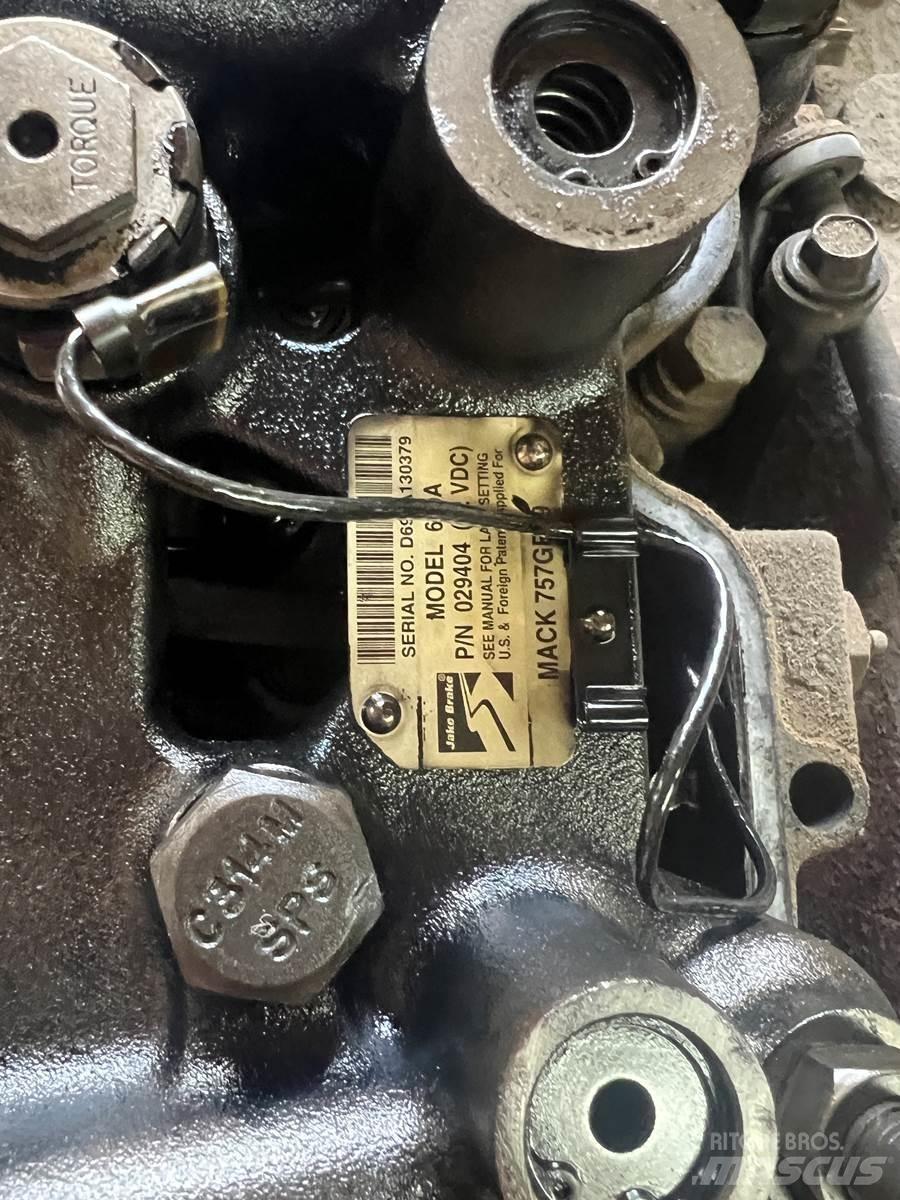 Mack E7 Diger aksam