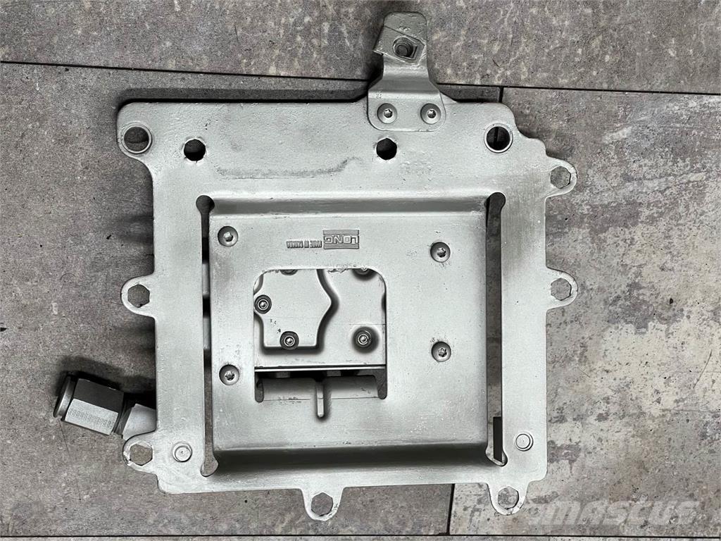 Mack E7 Diger aksam