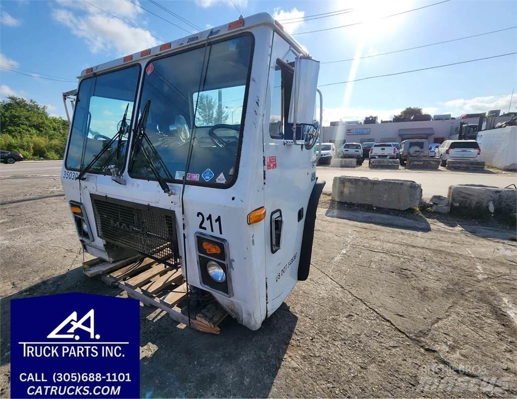 Mack LE613 Diger aksam