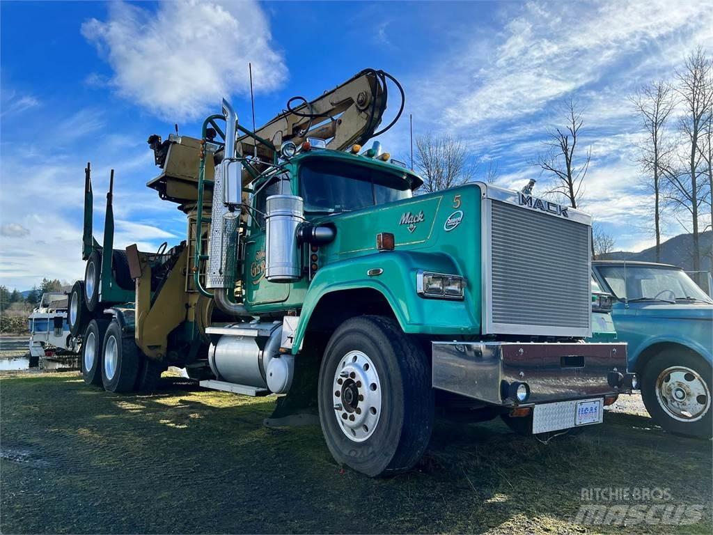 Mack RW700 Tomruk kamyonlari