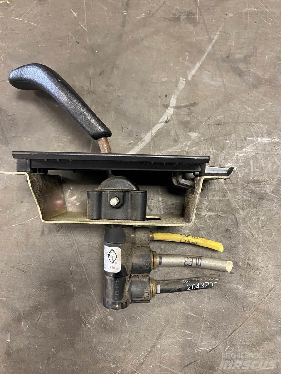 Volvo  Diger aksam