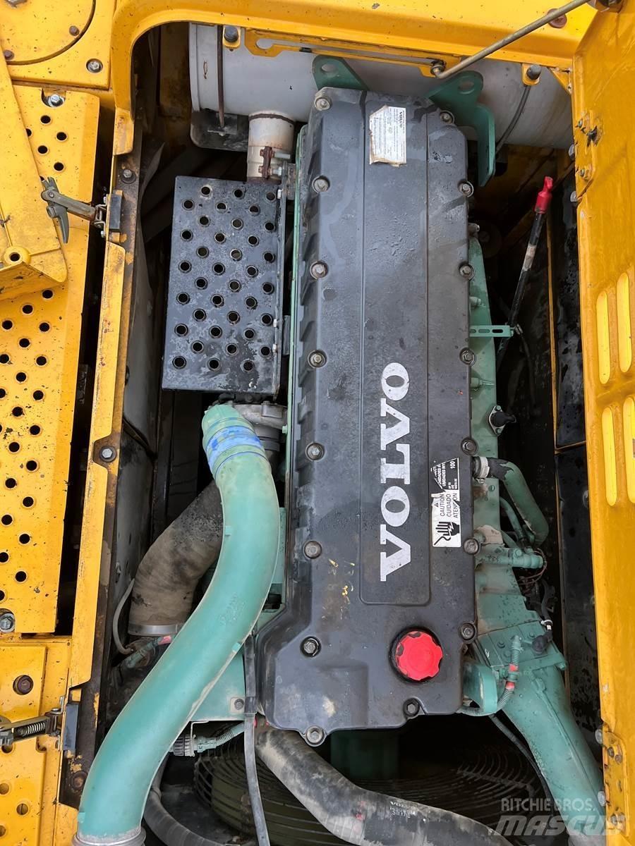 Volvo 460 Paletli ekskavatörler