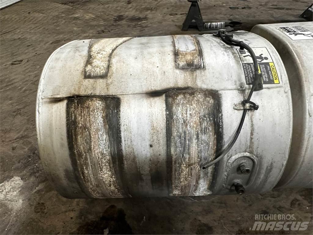 Volvo VNL Tankerli kamyonlar