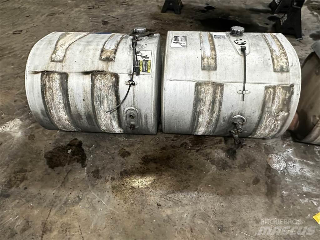 Volvo VNL Tankerli kamyonlar