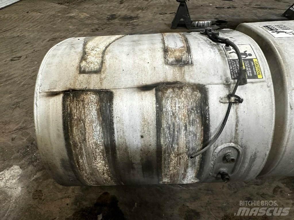 Volvo VNL Tankerli kamyonlar