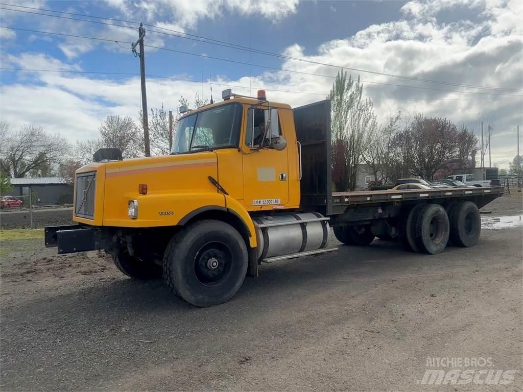 Volvo WG64 Damperli kamyonlar