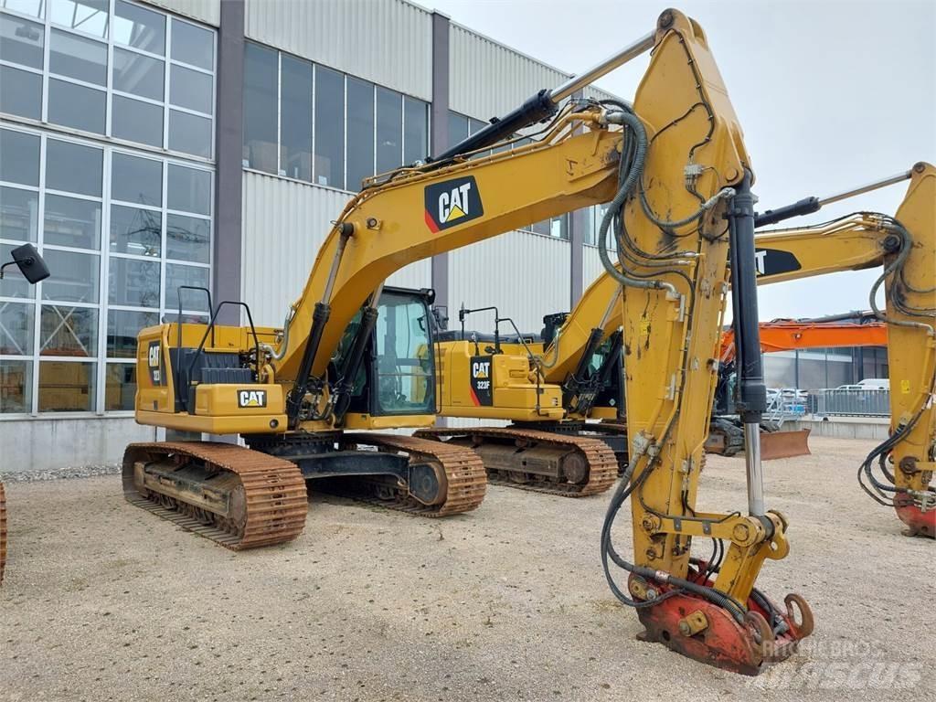CAT 323 Paletli ekskavatörler
