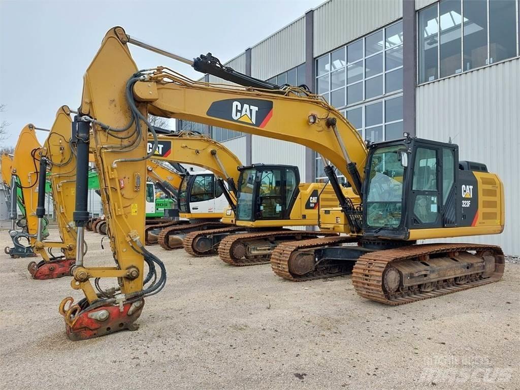 CAT 323F Paletli ekskavatörler