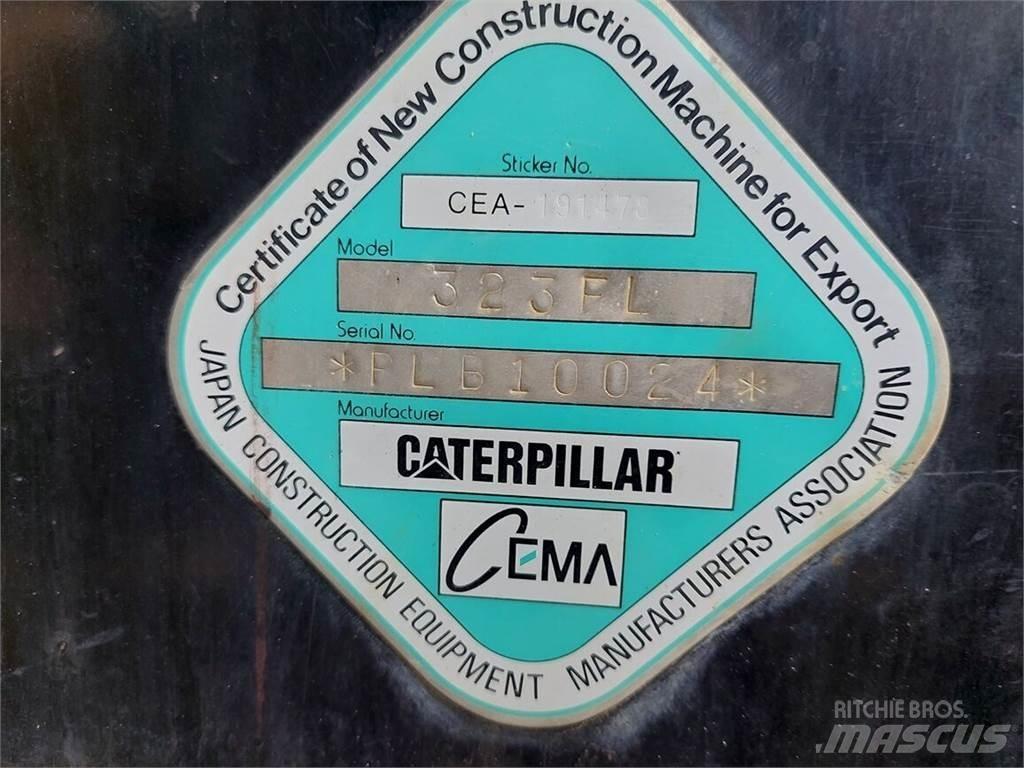CAT 323F Paletli ekskavatörler