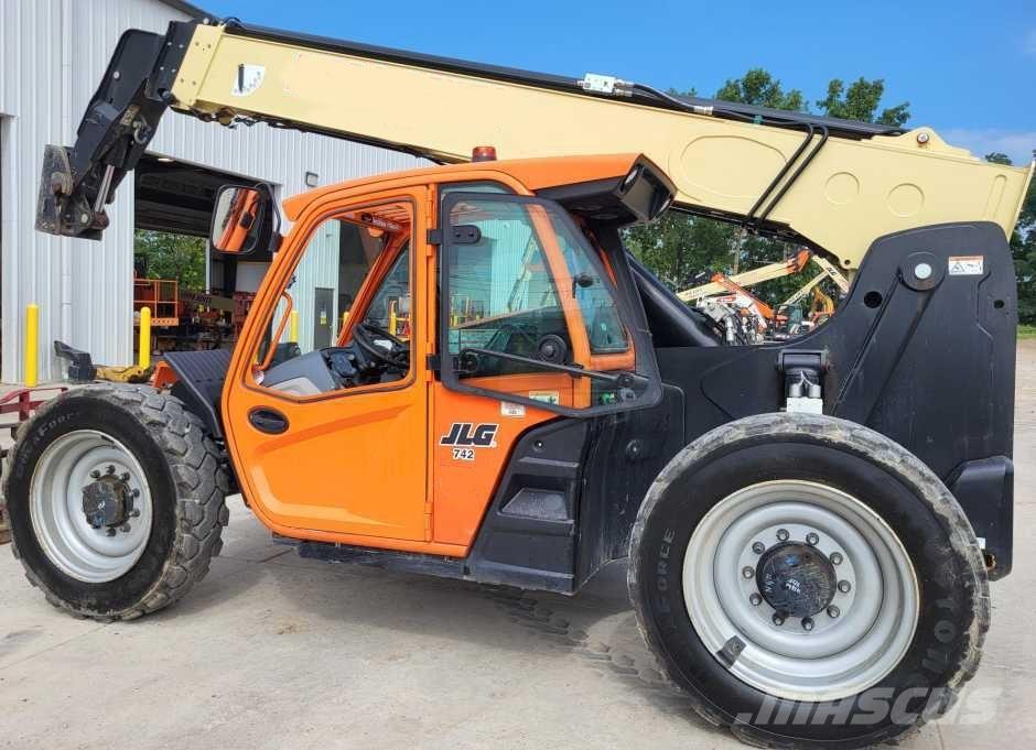 JLG 742 Teleskopik yükleyiciler