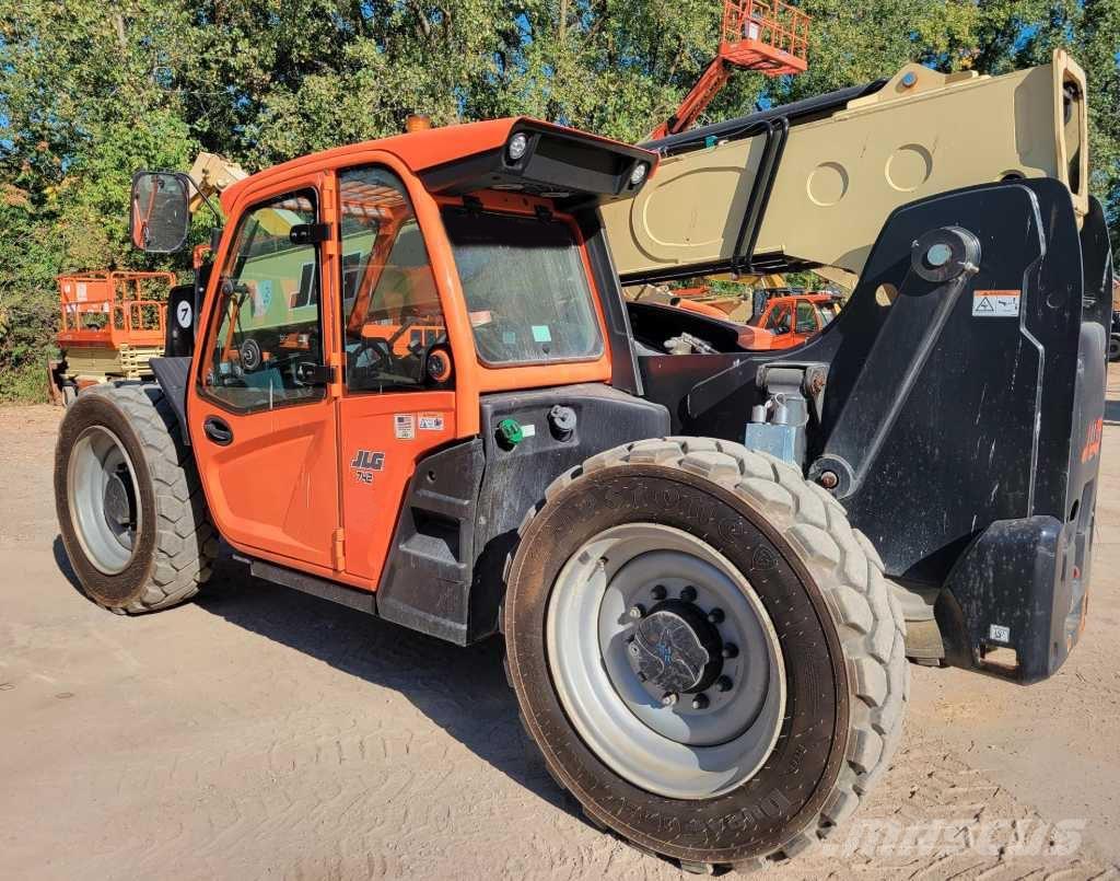 JLG 742 Teleskopik yükleyiciler