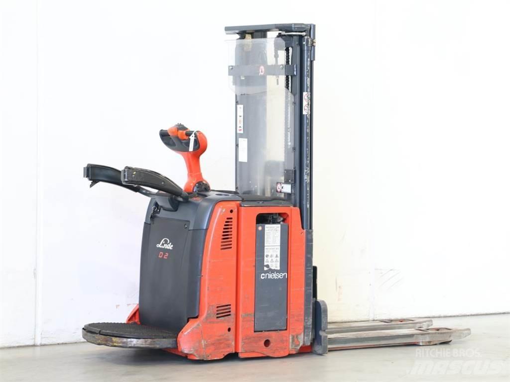 Linde D12AP/133 Yaya kumandali istif makinasi