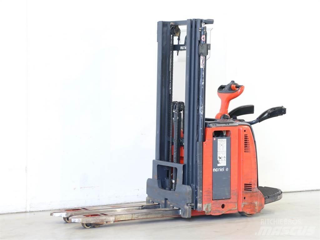 Linde D12AP/133 Yaya kumandali istif makinasi