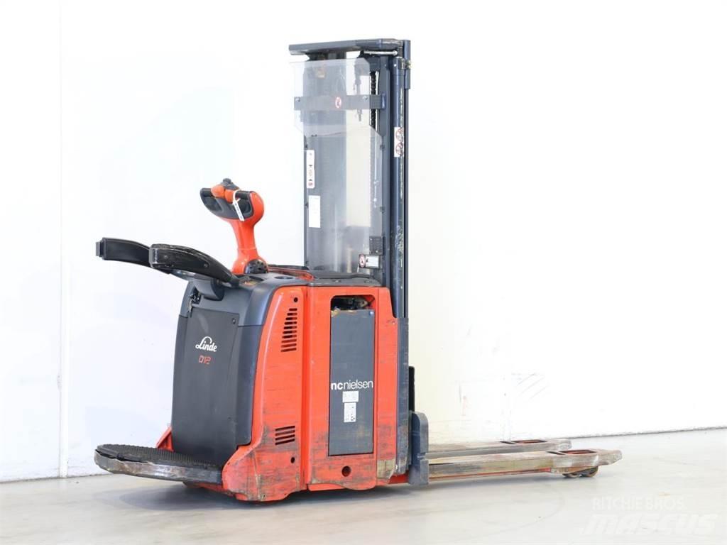 Linde D12AP/133 Yaya kumandali istif makinasi