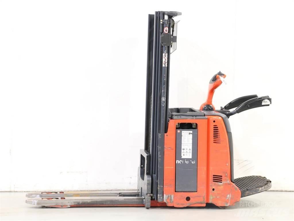 Linde D12AP/133 Yaya kumandali istif makinasi