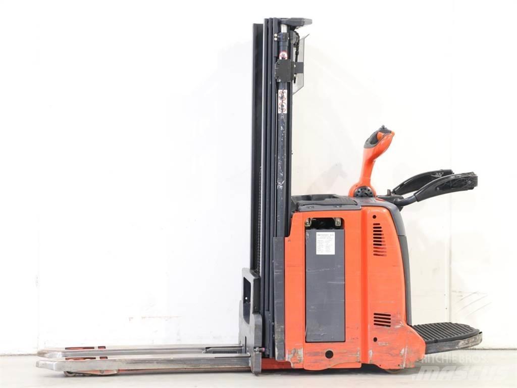 Linde D12AP/133 Yaya kumandali istif makinasi